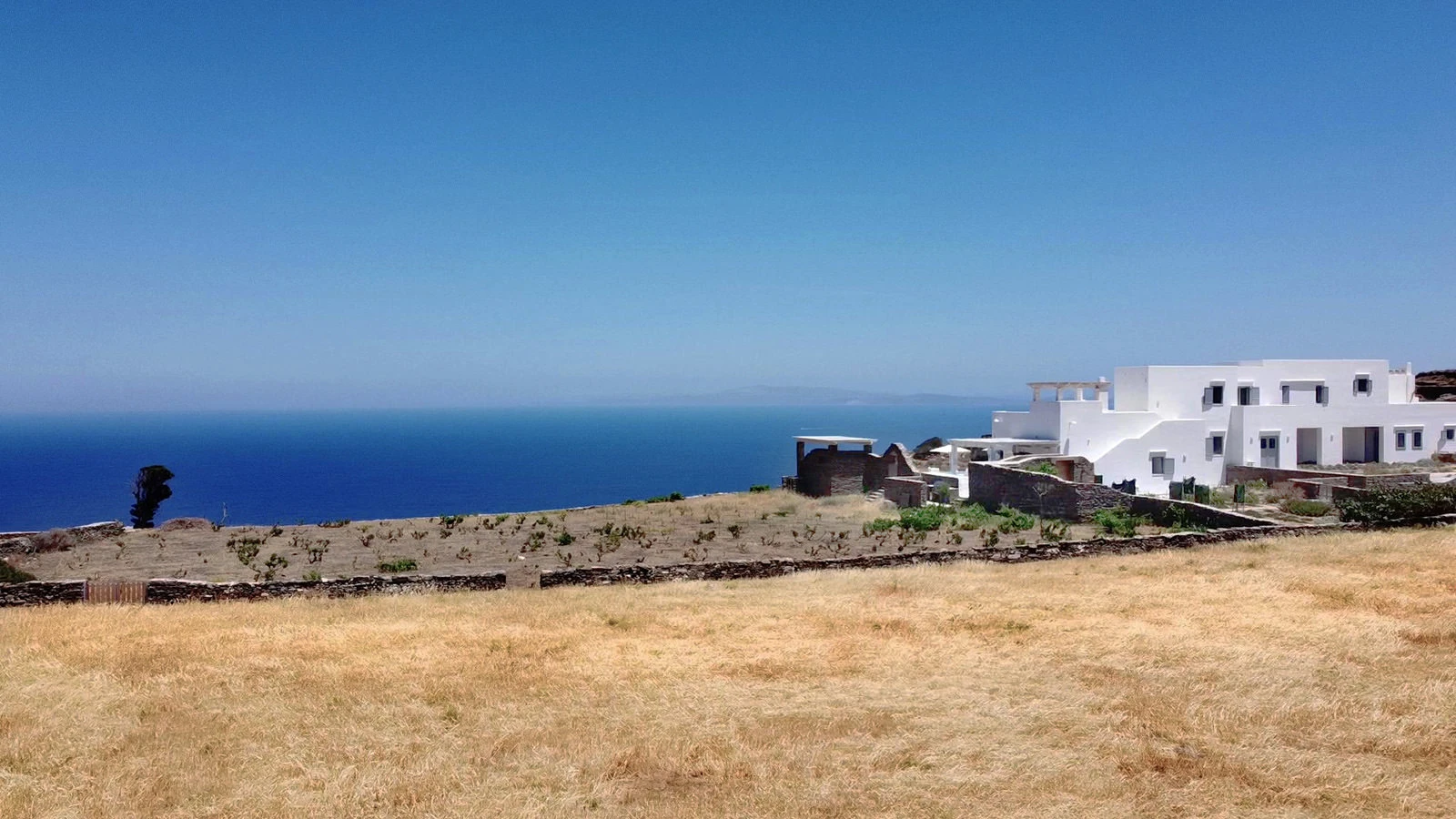 _SifnosWheatfieldHouse_Landscape-1